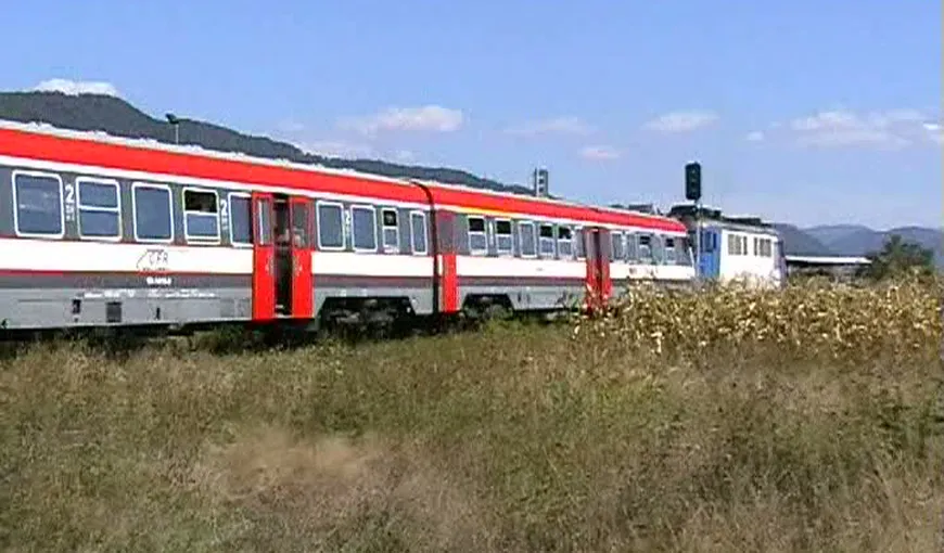 Baia Mare: O fată a ajuns la spital după ce maşina în care se afla a fost lovită de tren VIDEO