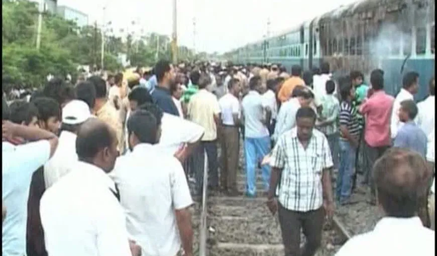 Cauza tragediei feroviare, din India: un telefon pus la încărcat VIDEO