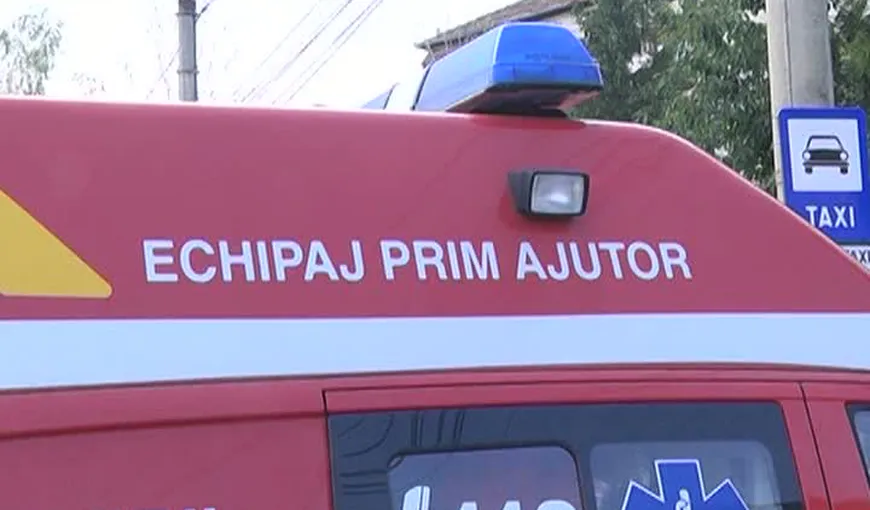 Accident în Vrancea: Un autocar a intrat într-un TIR. Două persoane au fost rănite