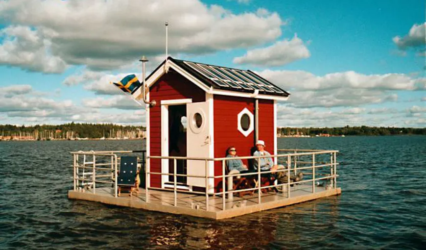 Hotelul plutitor: Dormitorul se află la trei metri sub apă FOTO