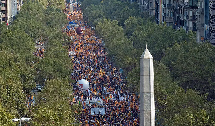 PROTESTE la Barcelona. 1,5 milioane de oameni au cerut independenţa Cataloniei VIDEO