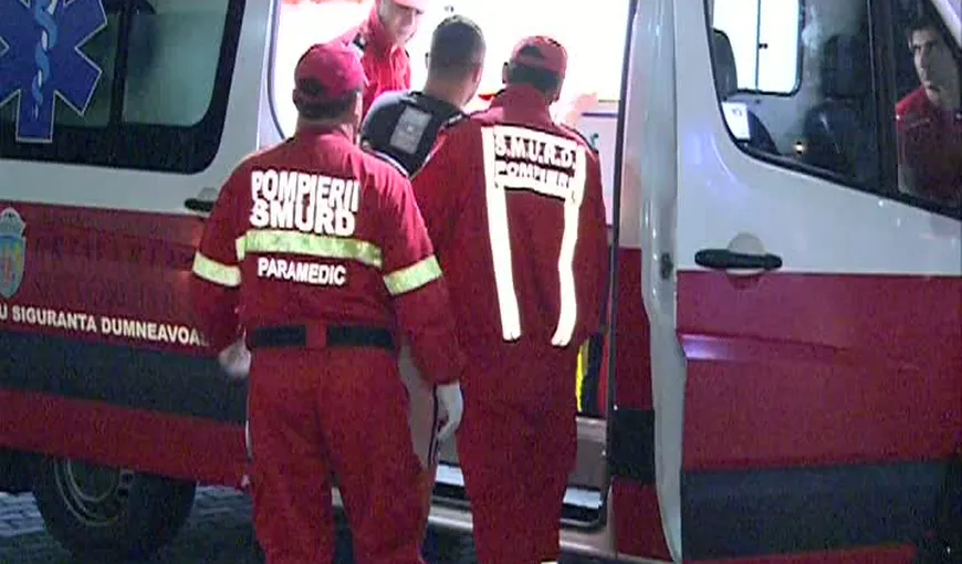 S-au bătut ca proştii într-o benzinărie din Băneasa. Trei tineri au ajuns la spital, unul înjunghiat