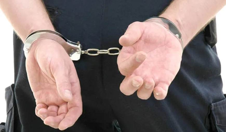 Urmăriţi internaţional pentru trafic de persoane şi răpire, arestaţi la Bucureşti