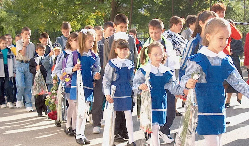 Andronescu: Şcoala va începe la 17 septembrie