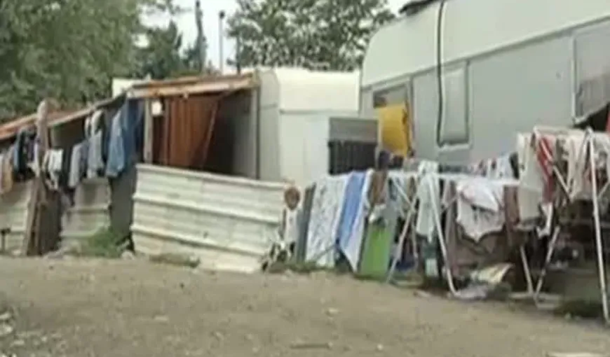 Francois Hollande îşi trimite miniştrii în România să vadă „la sursă” care este situaţia romilor