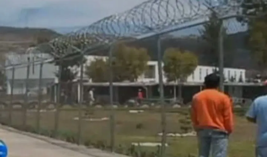 Cel puţin 132 de deţinuţi au evadat dintr-o închisoare din Mexic