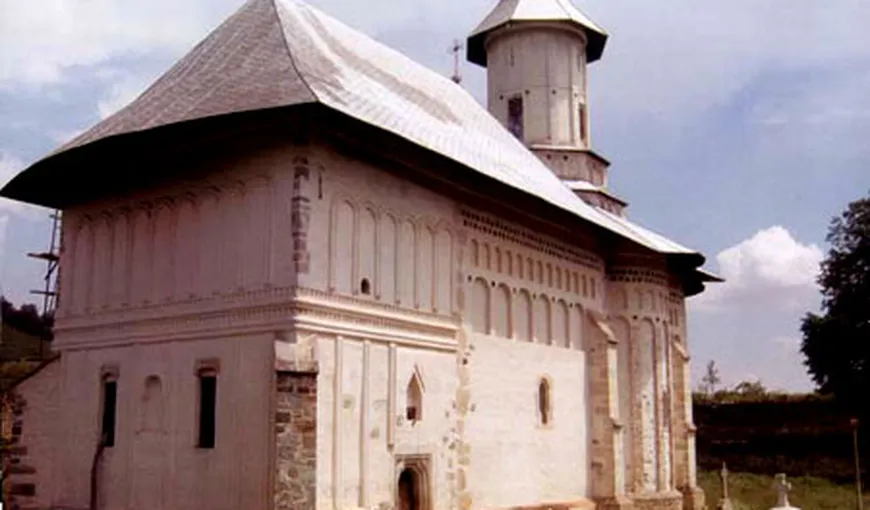 Anchetă la Mănăstirea Tazlău, după ce 21 de persoane au ajuns la spital