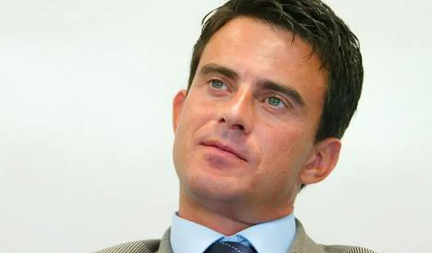 Valls: Franţa va continua să defiinţeze taberele ilegale de romi şi să repatrieze, forţat sau ajutat