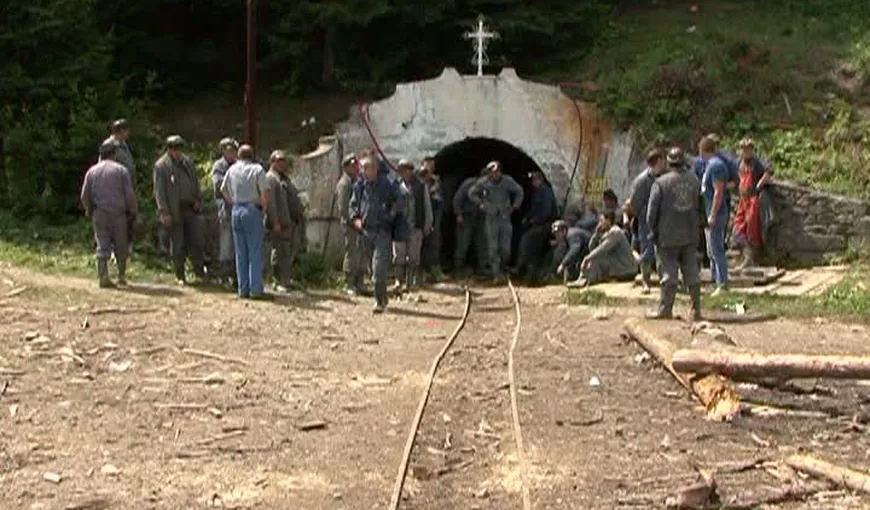 Minerii de la Crucea, judeţul Suceava, au intrat din nou în grevă