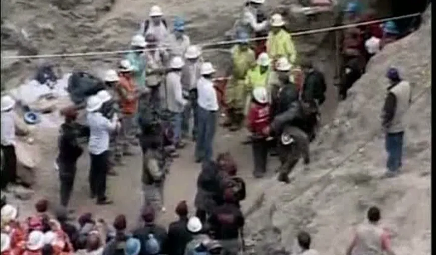 Douăzeci de mineri, blocaţi sub pământ după un incendiu la o mină din Canada