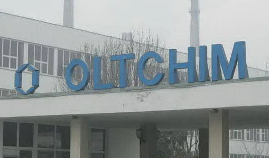 Protest extrem la Oltchim. 15 angajaţi au intrat în greva foamei. Un muncitor a leşinat VIDEO