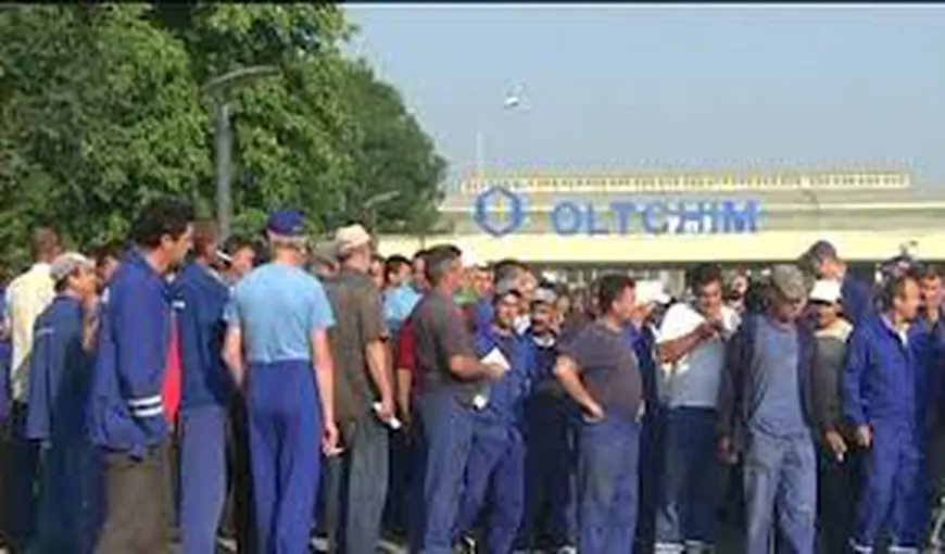 Angajaţii Oltchim Râmnicu Vâlcea reiau protestele