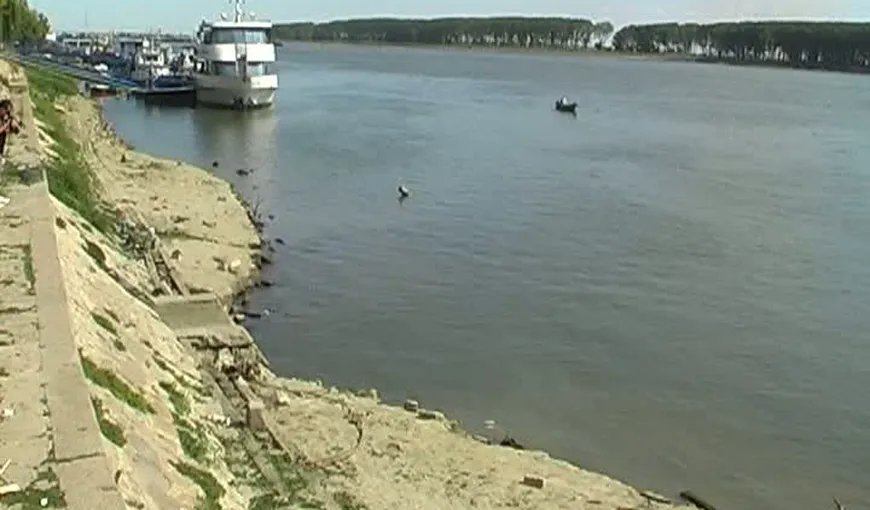 Nivelul scăzut al Dunării scoate la suprafaţă un vechi port VIDEO