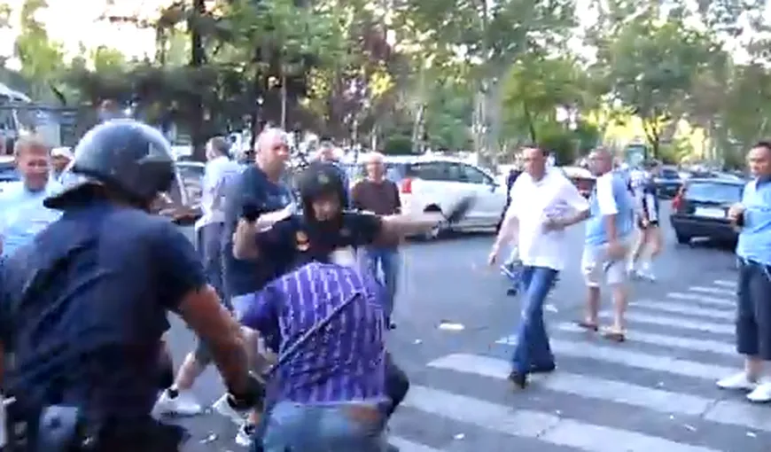Poliţiştii, mai violenţi decât suporterii. Fanii lui City, bătuţi cu bestialitate la Madrid VIDEO