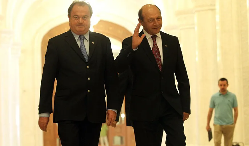 Blaga: Participarea lui Băsescu la Congresul PPE nu este motiv de suspendare. Ponta ştie asta VIDEO