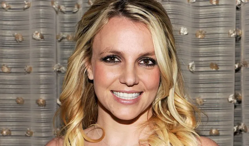 Britney Spears, victima Photoshop-ului. Vezi cum a apărut pe coperta unei reviste