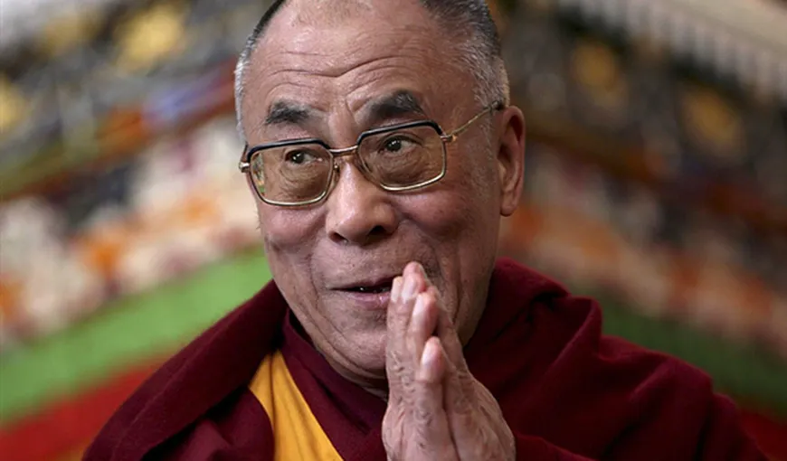 Dalai Lama nu înjură. Accentul e de vină