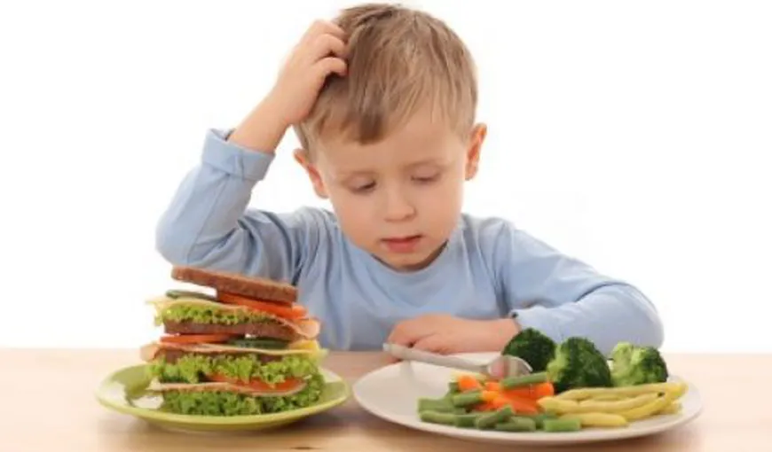 Psiholog: Adulţii sunt responsabili de educaţia nutriţională a copiilor