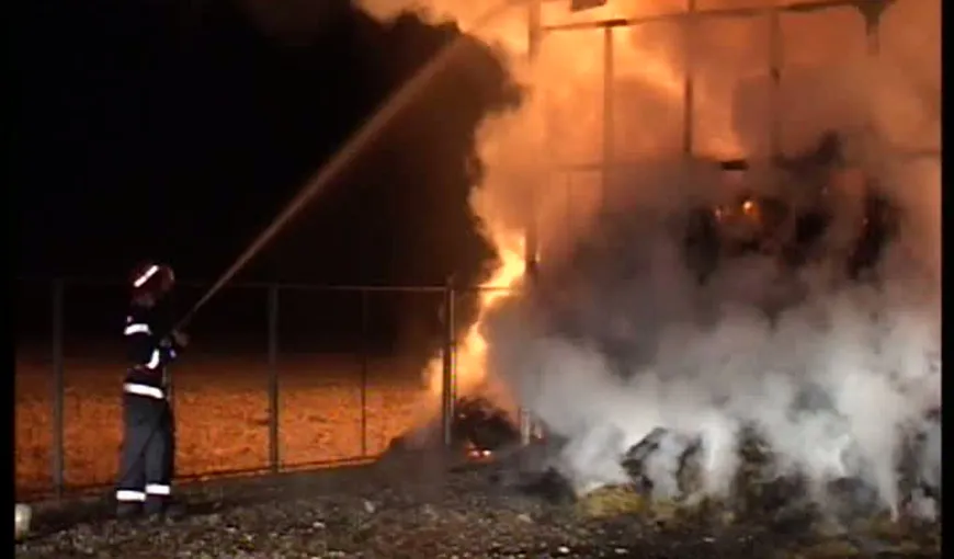 Incendiu puternic la o gospodărie în Gorj VIDEO