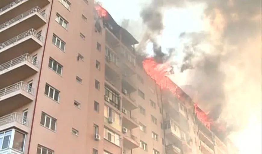 INCENDIU Confort City: 24 de apartamente de la mansardă au fost distruse