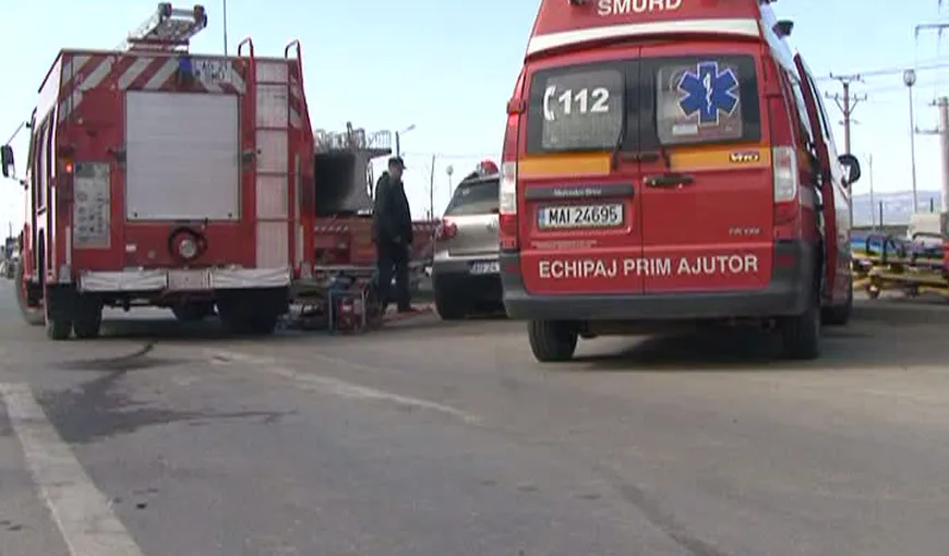 Accident pe Valea Oltului. Un autocar plin cu pasageri s-a ciocnit cu două TIR-uri