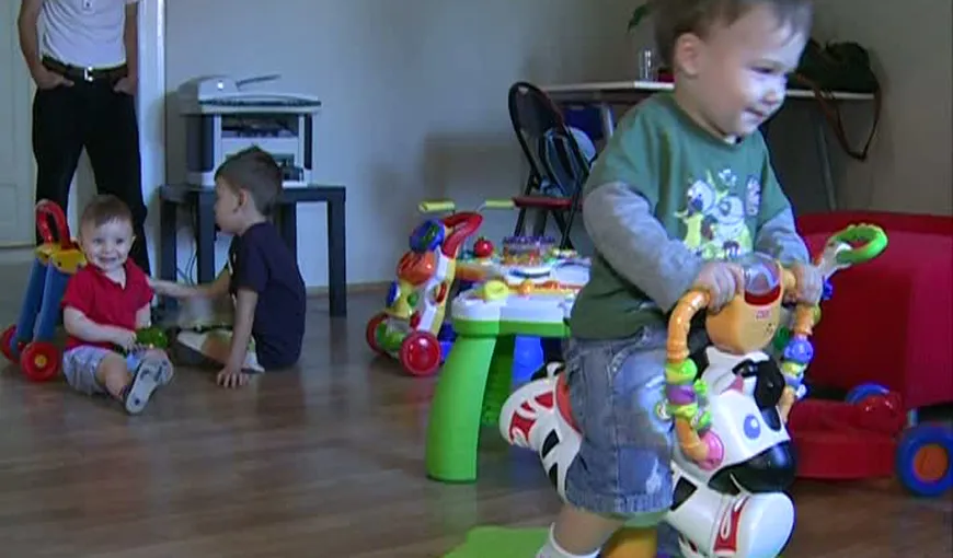 Copilul se plictiseşte repede de jucării? O mămică a găsit soluţia ideală VIDEO