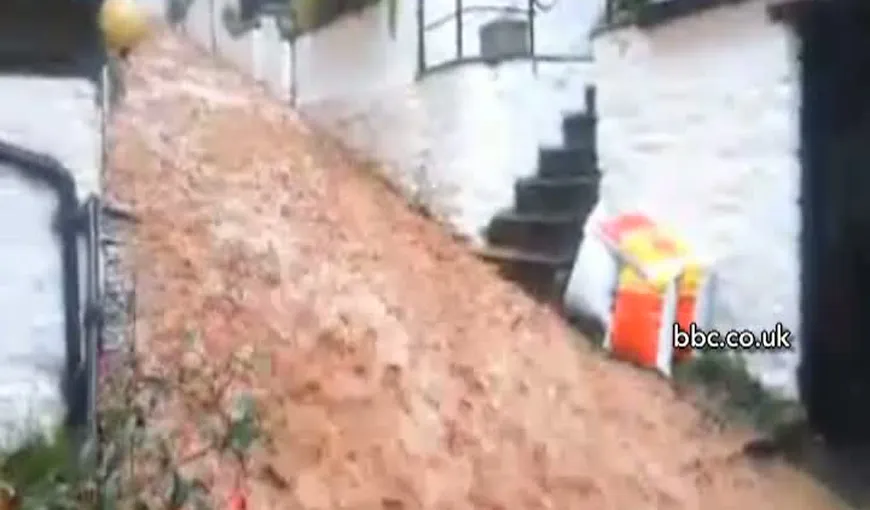 Potop în Marea Britanie: Sudul ţării a fost inundat după zile întregi cu ploaie VIDEO