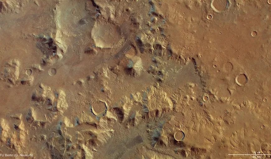 Gheţarii de pe Marte: Imagini de o frumuseţe rară care aduc dovezi despre existenţa apei pe planetă