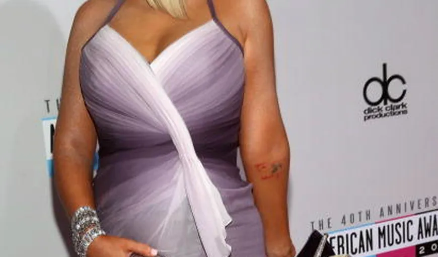 Christina Aguilera, DEZASTRU VESTIMENTAR la American Music Awards. VEZI FOTO
