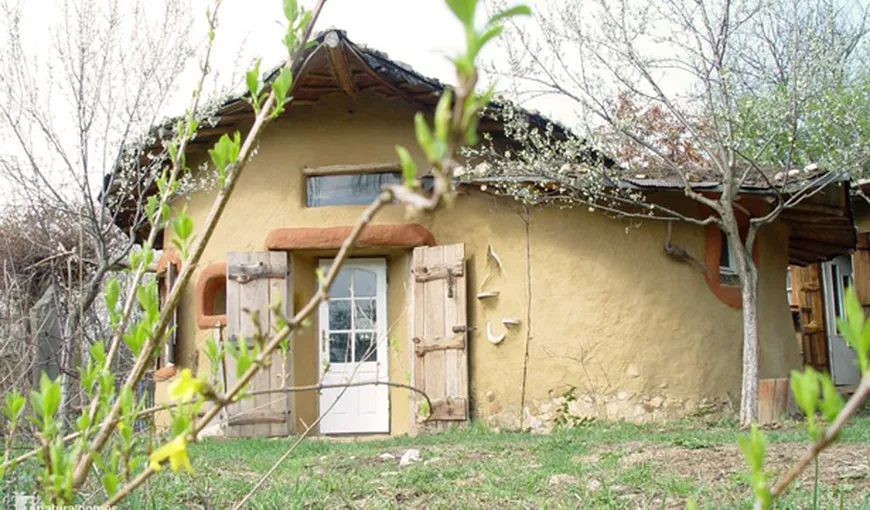 O casă de lut din România, desemnată una din cele mai frumoase din lume FOTO