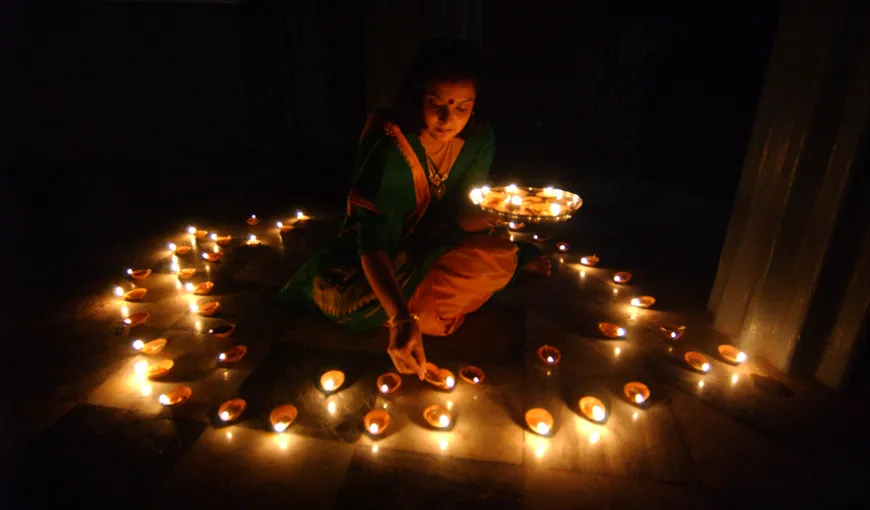 Diwali, festivalul luminilor şi începutului noului an hindus, sărbătorit la Bucureşti
