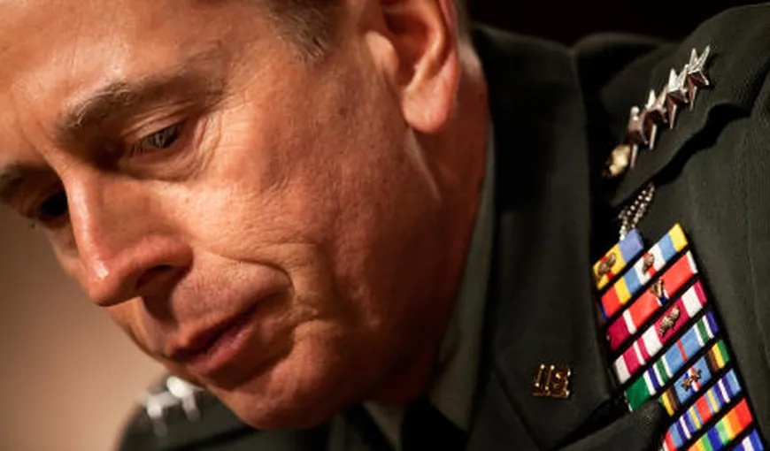 Fostul director CIA, generalul David Petraeus, condamnat în cazul scurgerii de informaţii