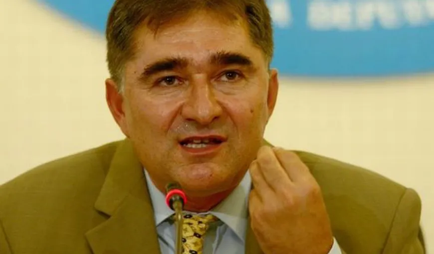 Senatorul Ghişe, scos cu forţa de la Cotroceni, de la recepţia de Ziua Naţională VIDEO