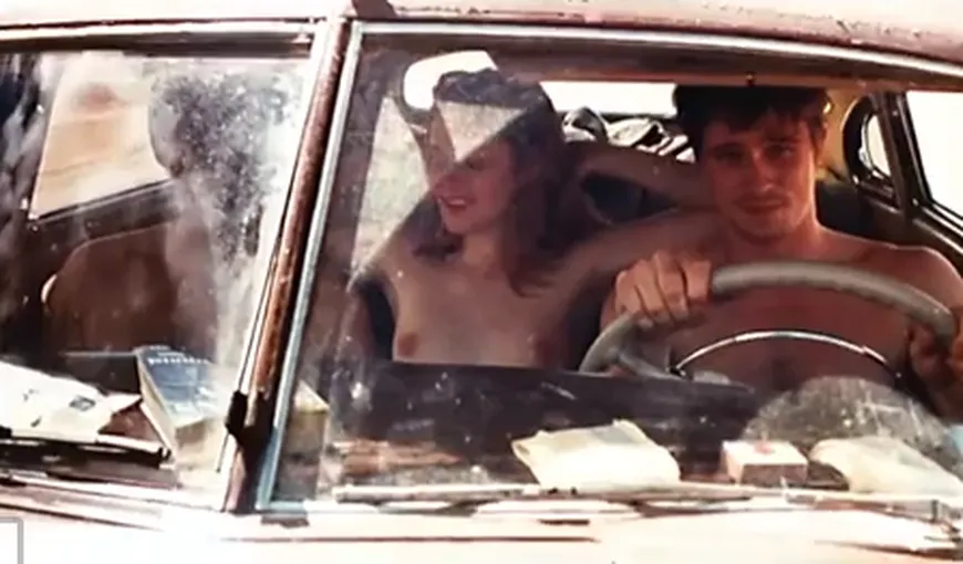 Kristen Stewart topless, în maşină VIDEO