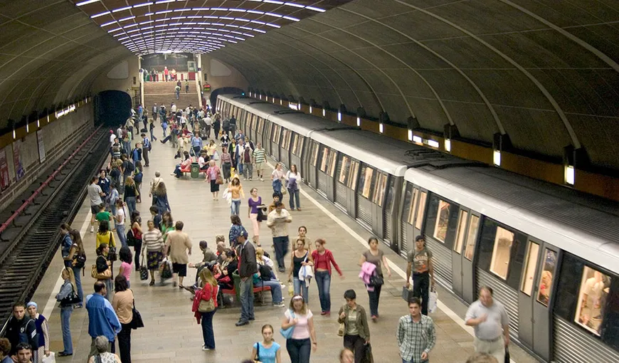 Metroul din Bucureşti a împlinit 33 de ani