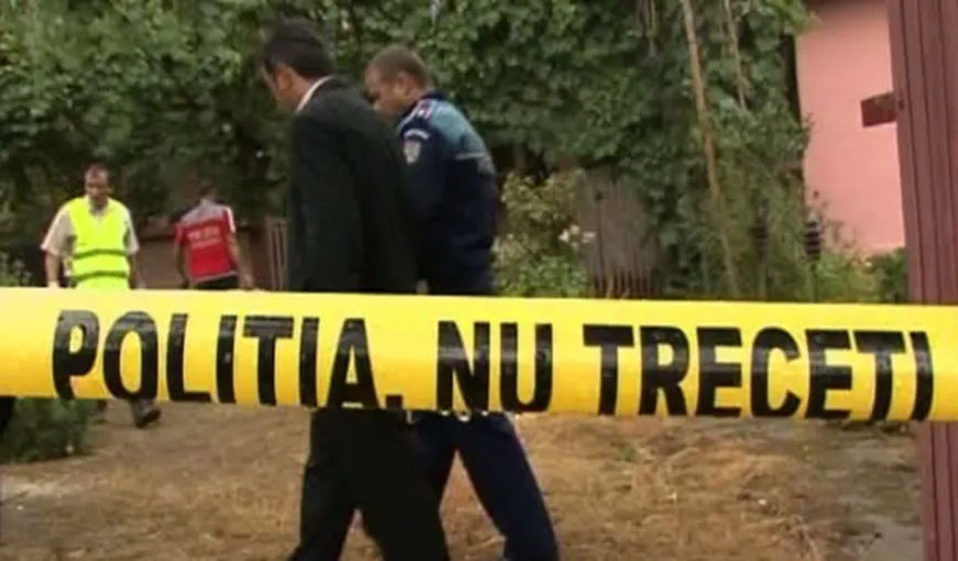 CRIMĂ în Suceava: Un bărbat şi-a omorât vecinul cu ciocanul