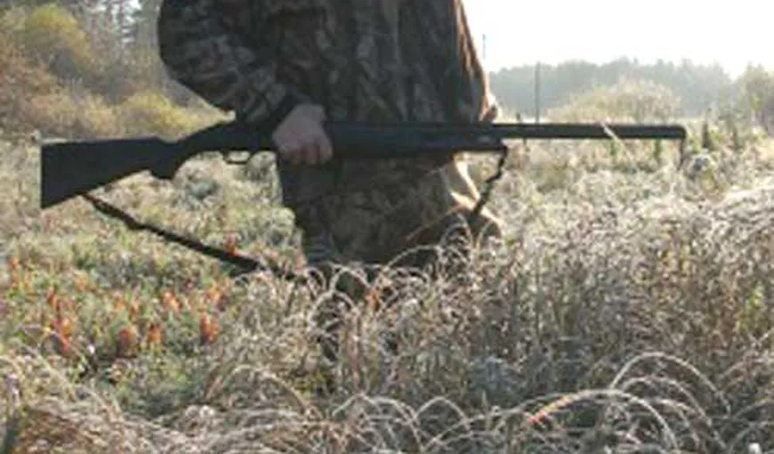 Dosar penal pe numele unui vânător care a împuşcat un coleg în timpul unei partide de vânătoare