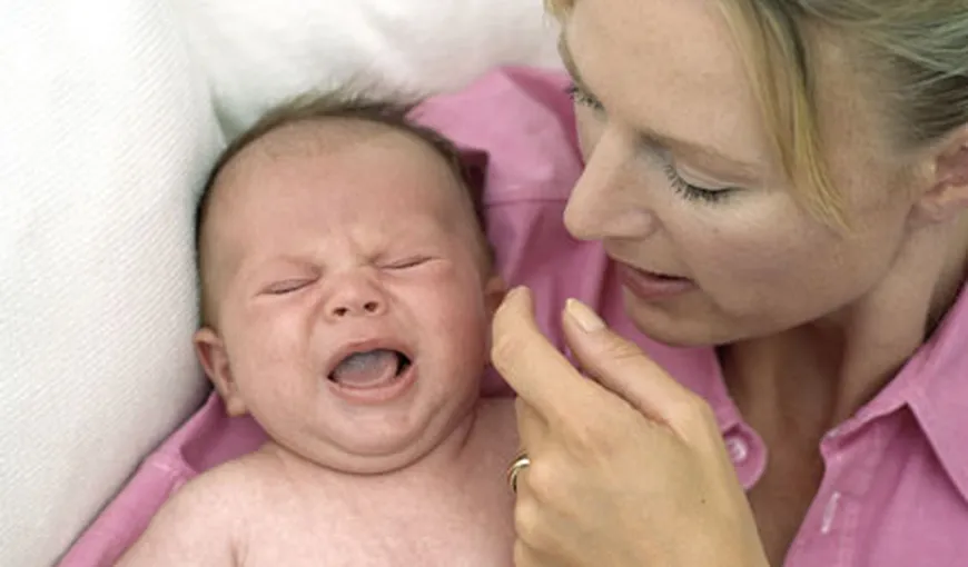 Cum faci ca un bebeluş să se oprească din plâns, în doar 3 secunde VIDEO