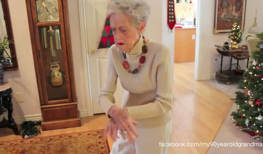 Bunicuţa Gangnam Style. Uite cum dansează o femeie de 90 de ani pe hitul anului 2012 VIDEO