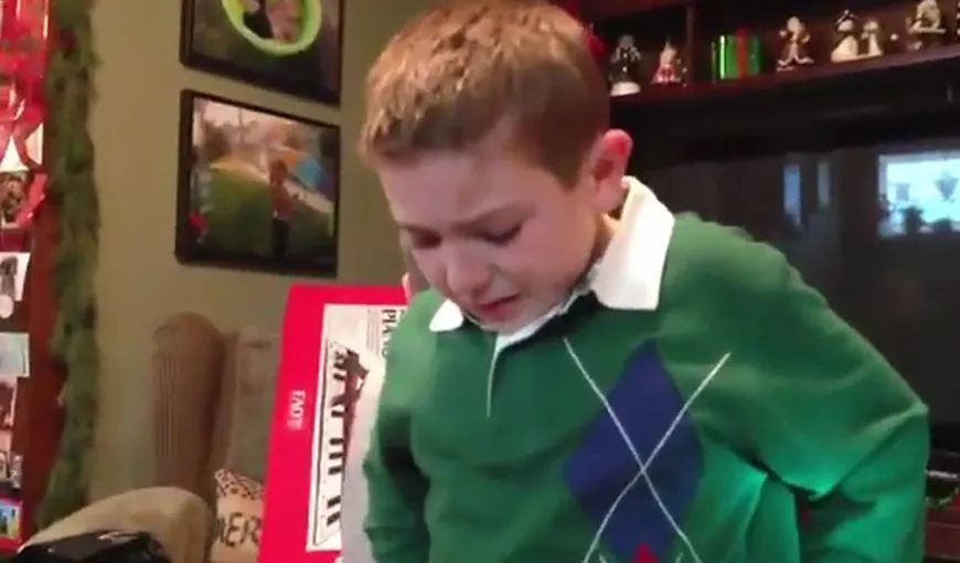 FABULOS. Vezi reacţia unui copil atunci când primeşte cadoul de Crăciun VIDEO
