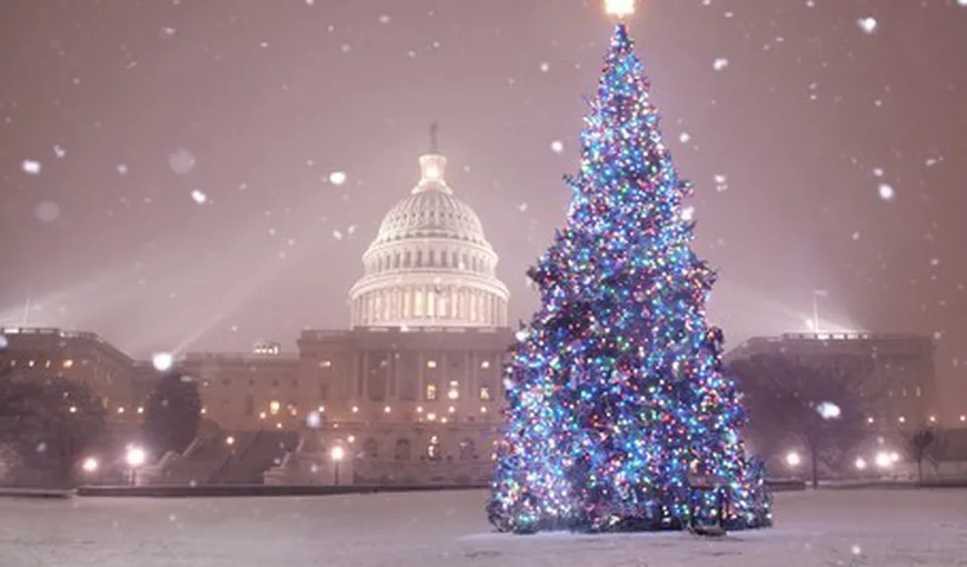 Americanii dau startul Sărbătorilor: În Bradul de Crăciun de pe Capitoliu s-au aprins luminile