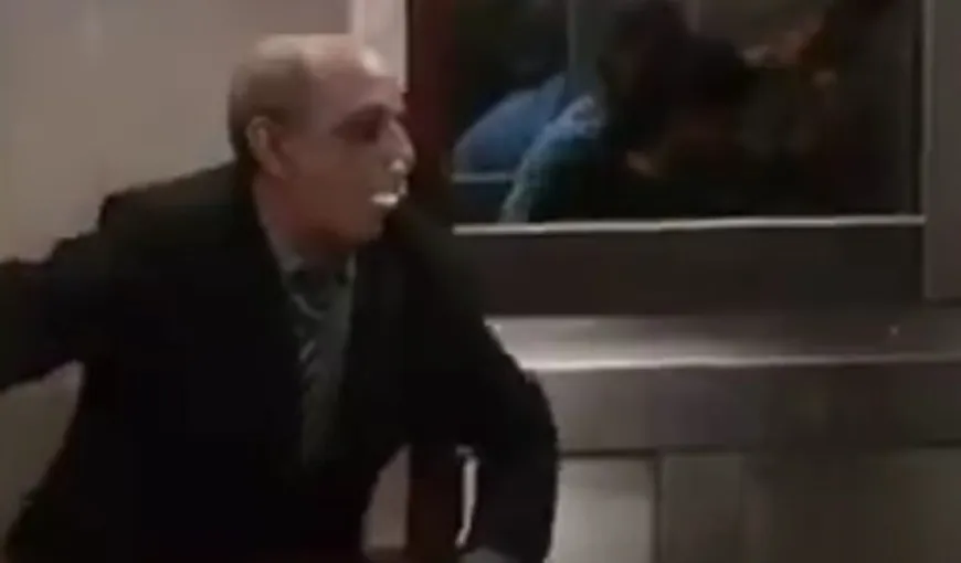 FARSĂ de INFARCT în lift: Un „mort” se trezeşte din coşciug VIDEO