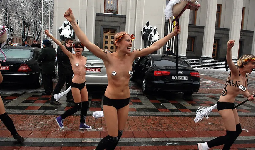 FEMEN: Protest topless în parlamentul Ucrainei VIDEO