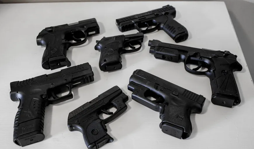Obama susţine legea privind interzicerea a peste 100 de modele de arme