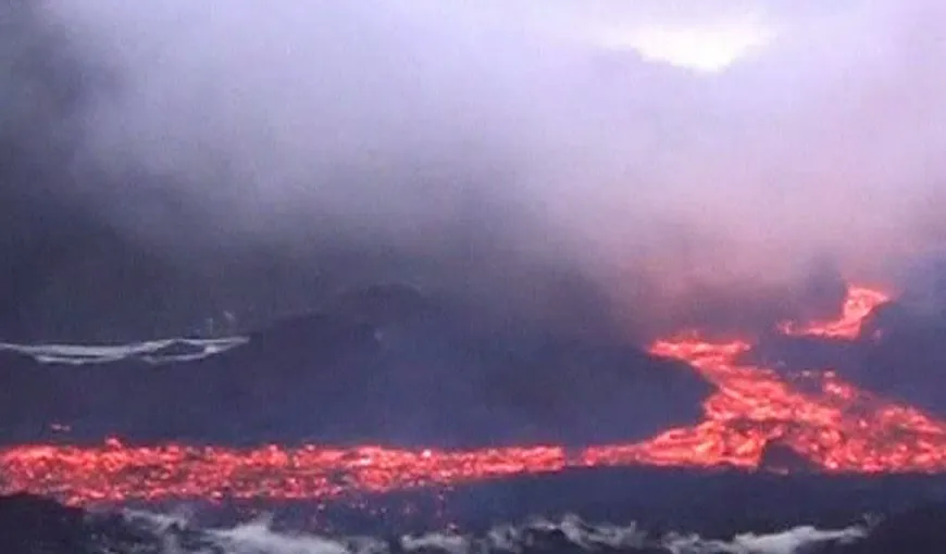 SPECTACULOS: Un vulcan din Kamceatka aruncă 1.000 de tone de lavă pe secundă VIDEO