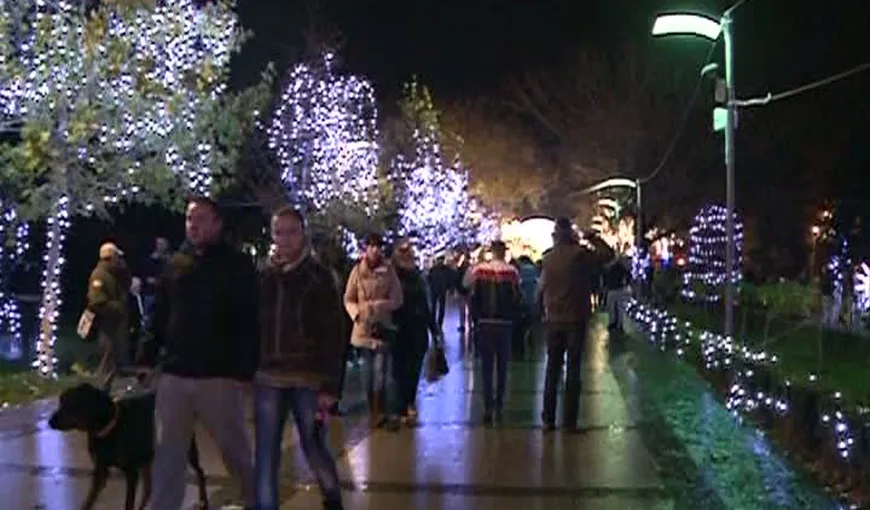 Luminiţele de Crăciun au fost aprinse în sectoarele 3 şi 4 ale Capitalei VIDEO