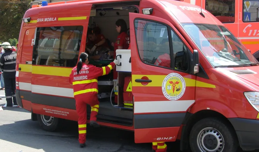 Un microbuz de transport persoane, implicat într-un accident în Iaşi. Cinci persoane au fost rănite