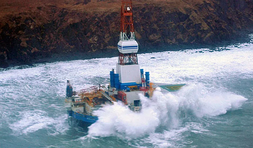 O platformă petrolieră a eşuat în Alaska: Autorităţile speră să evite deversarea