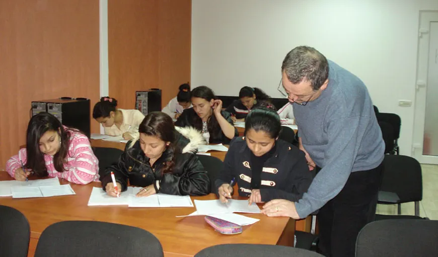 Un colegiu naţional din Caracal şi ISJ Olt, sancţionate pentru discriminarea elevilor romi