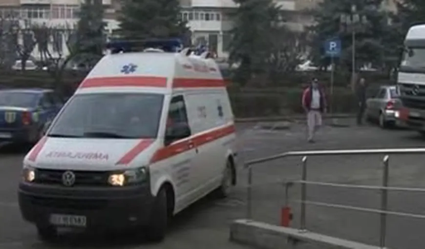 O femeie din Târgu Jiu s-a aruncat de la etajul trei. Medicii spun ca are probleme psihice